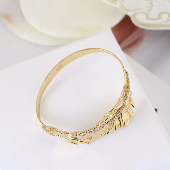 ✂️ALEXIS BITTAR Crystal Gold Leaf Cuff Bracelet - Picture 10 of 16